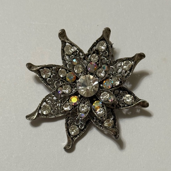 3/$18 Elegant Rhinestone Floral Brooch - Picture 5 of 10